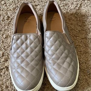 Slip on shoes super comfy tan shoes size 9